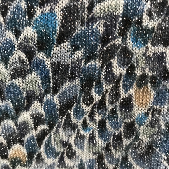 3/$35 Avenue Lightweight sweater - Picture 4 of 5